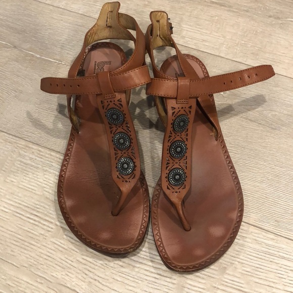 Sigerson Morrison Shoes - Sigerson Morrison t-strap sandals